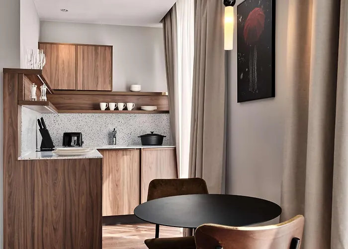 Radisson Red & Radisson Red Apartments, Hotel 4*