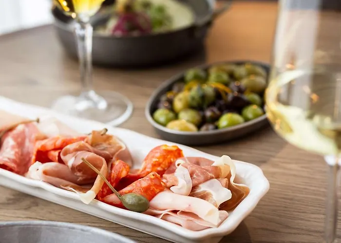 Hotel Radisson Red & Radisson Red Apartments,