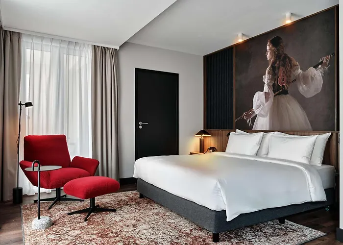 Radisson Red & Radisson Red Apartments,