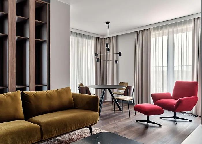 Radisson Red & Radisson Red Apartments, Hotel 4*