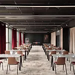 Hotel Radisson Red & Radisson Red Apartments,