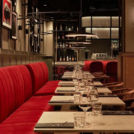 Radisson Red Hotel&radisson Red Apartments, 4*