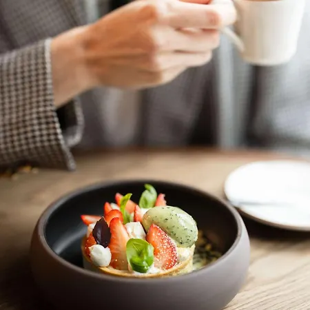 Radisson Red & Radisson Red Apartments,