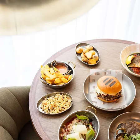 Radisson Red & Radisson Red Apartments, ホテル クラクフ