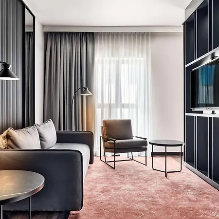 ホテル Radisson Red & Radisson Red Apartments, クラクフ