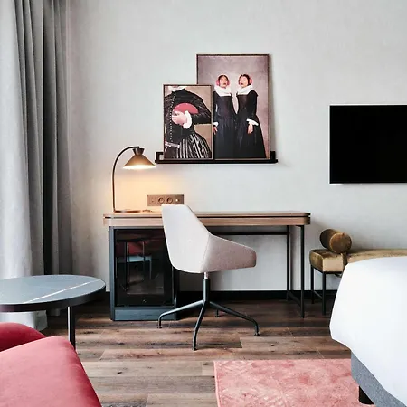Radisson Red & Radisson Red Apartments, Cracovia
