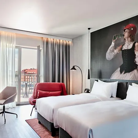 Radisson Red Hotel&radisson Red Apartments, Hotel