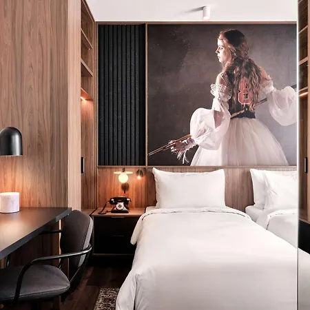 Radisson Red Hotel&radisson Red Apartments, 4*