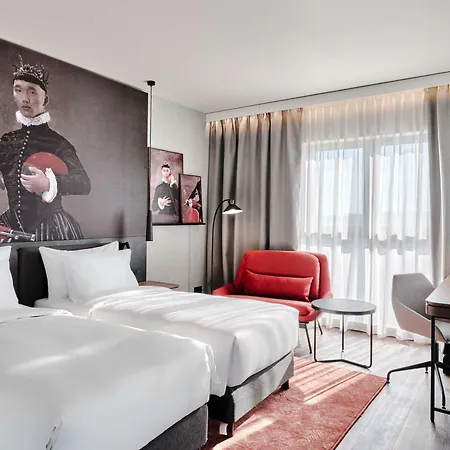 Radisson Red Hotel&radisson Red Apartments,
