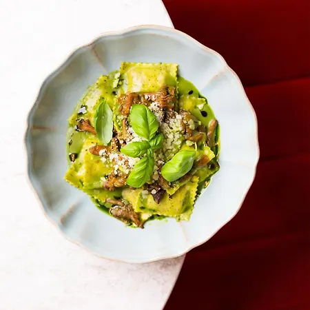 Radisson Red & Radisson Red Apartments, ホテル クラクフ