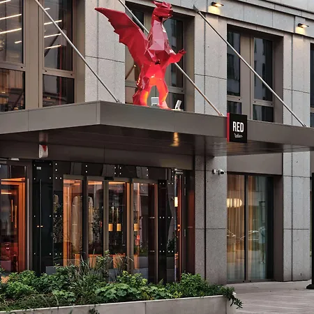 Ξενοδοχείο Radisson Red & Radisson Red Apartments, 4*