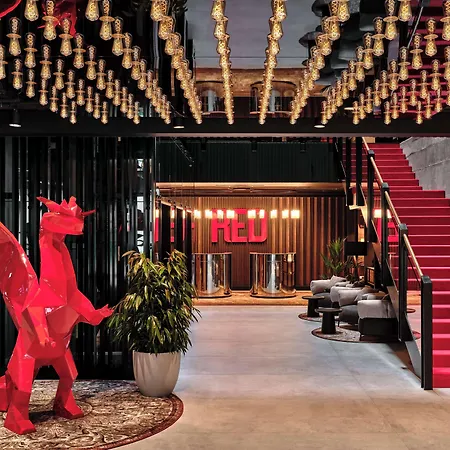 Hotel Radisson Red Hotel&radisson Red Apartments,
