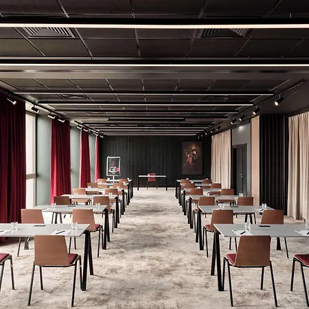 ホテル Radisson Red & Radisson Red Apartments,