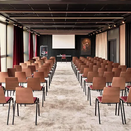 ホテル Radisson Red & Radisson Red Apartments,