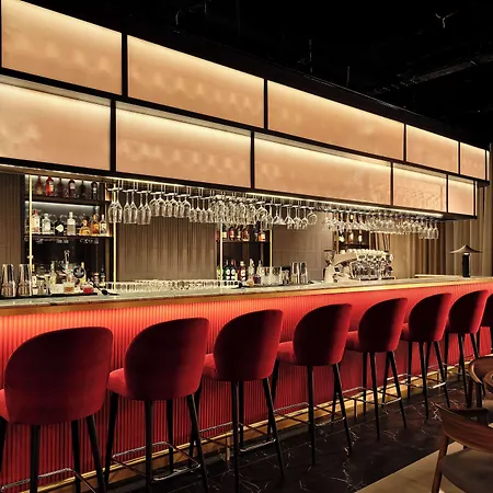 Radisson Red Hotel&radisson Red Apartments, Hotel 4*