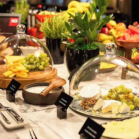 ホテル Radisson Red & Radisson Red Apartments, クラクフ