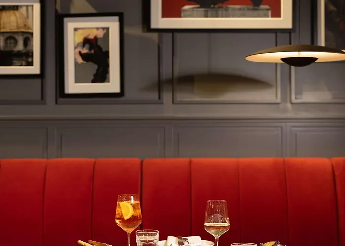 Hotel Radisson Red & Radisson Red Apartments,