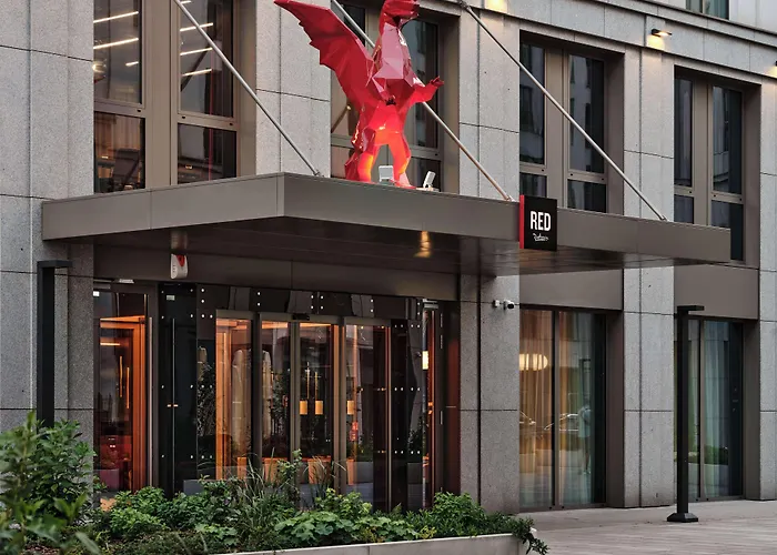 Hotel Radisson Red & Radisson Red Apartments, 4*