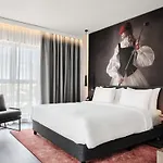 Radisson Red & Radisson Red Apartments,