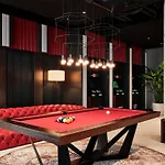 Radisson Red & Radisson Red Apartments, 4*