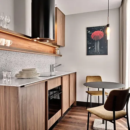 Hotel Radisson Red & Radisson Red Apartments, 4*