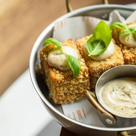 Radisson Red & Radisson Red Apartments, Krakau