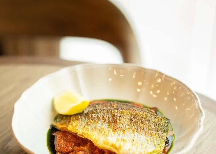 Hotel Radisson Red Hotel&radisson Red Apartments, 4*