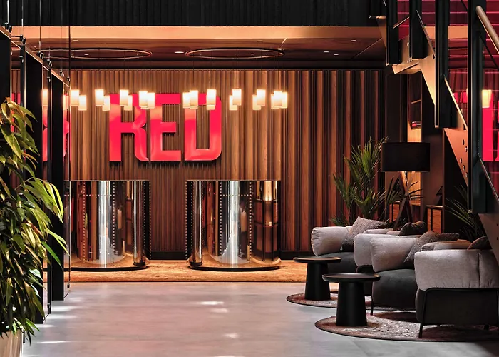 Radisson Red Hotel&radisson Red Apartments, 4*