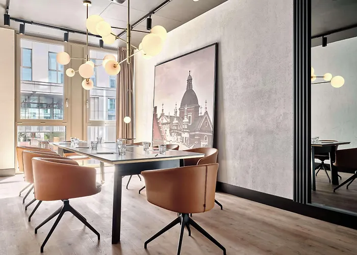 Radisson Red Hotel&radisson Red Apartments, 4*