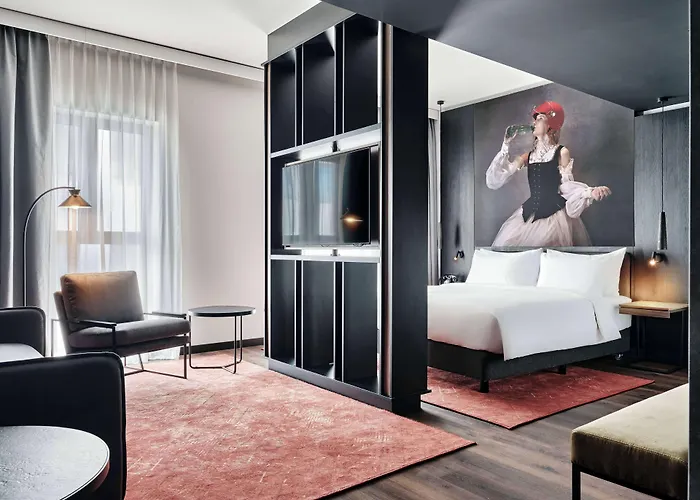 Hotel Radisson Red Hotel&radisson Red Apartments, 4*