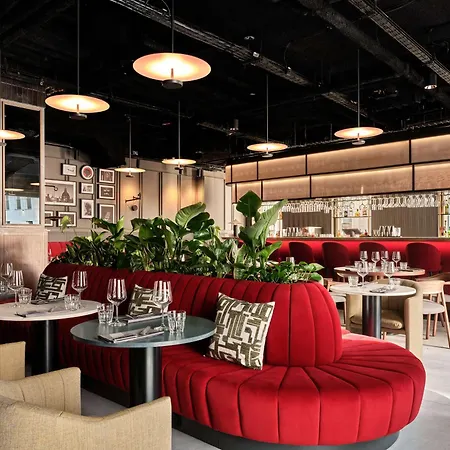 Radisson Red & Radisson Red Apartments, Краков
