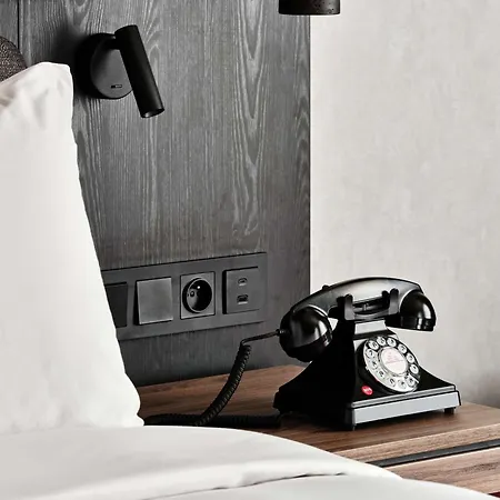 Radisson Red & Radisson Red Apartments, Отель