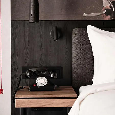 Radisson Red & Radisson Red Apartments, Отель Краков